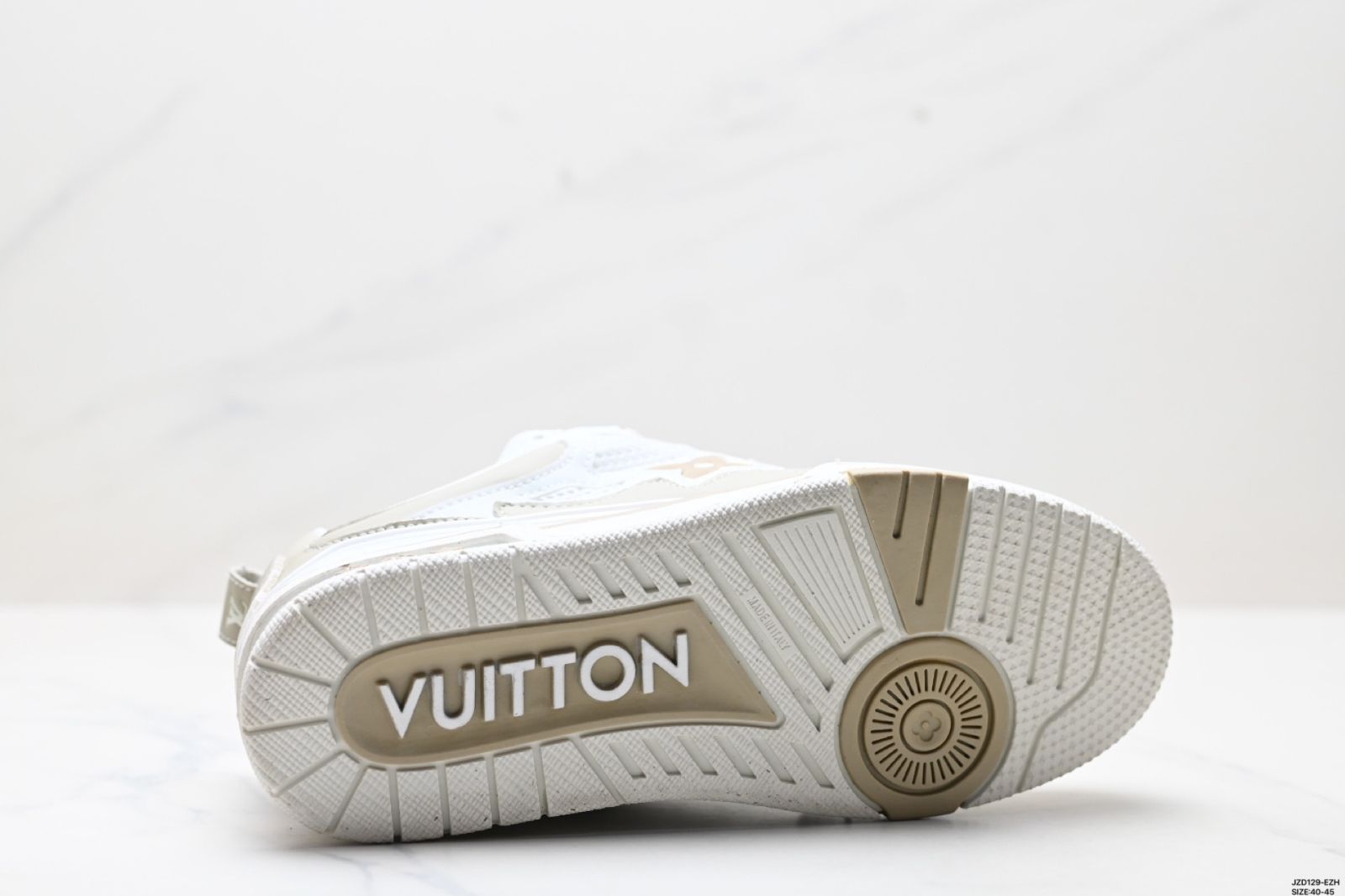 スニーカー ロー