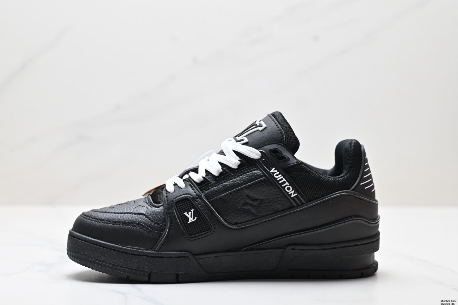 スニーカー ロー