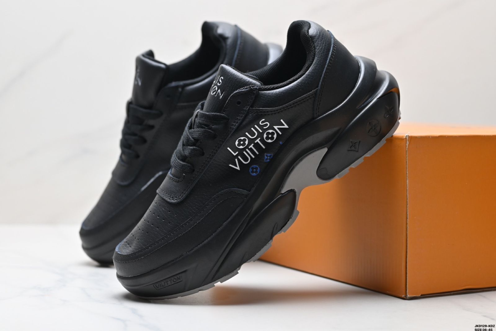 ロー カジュアルスポーツシューズ