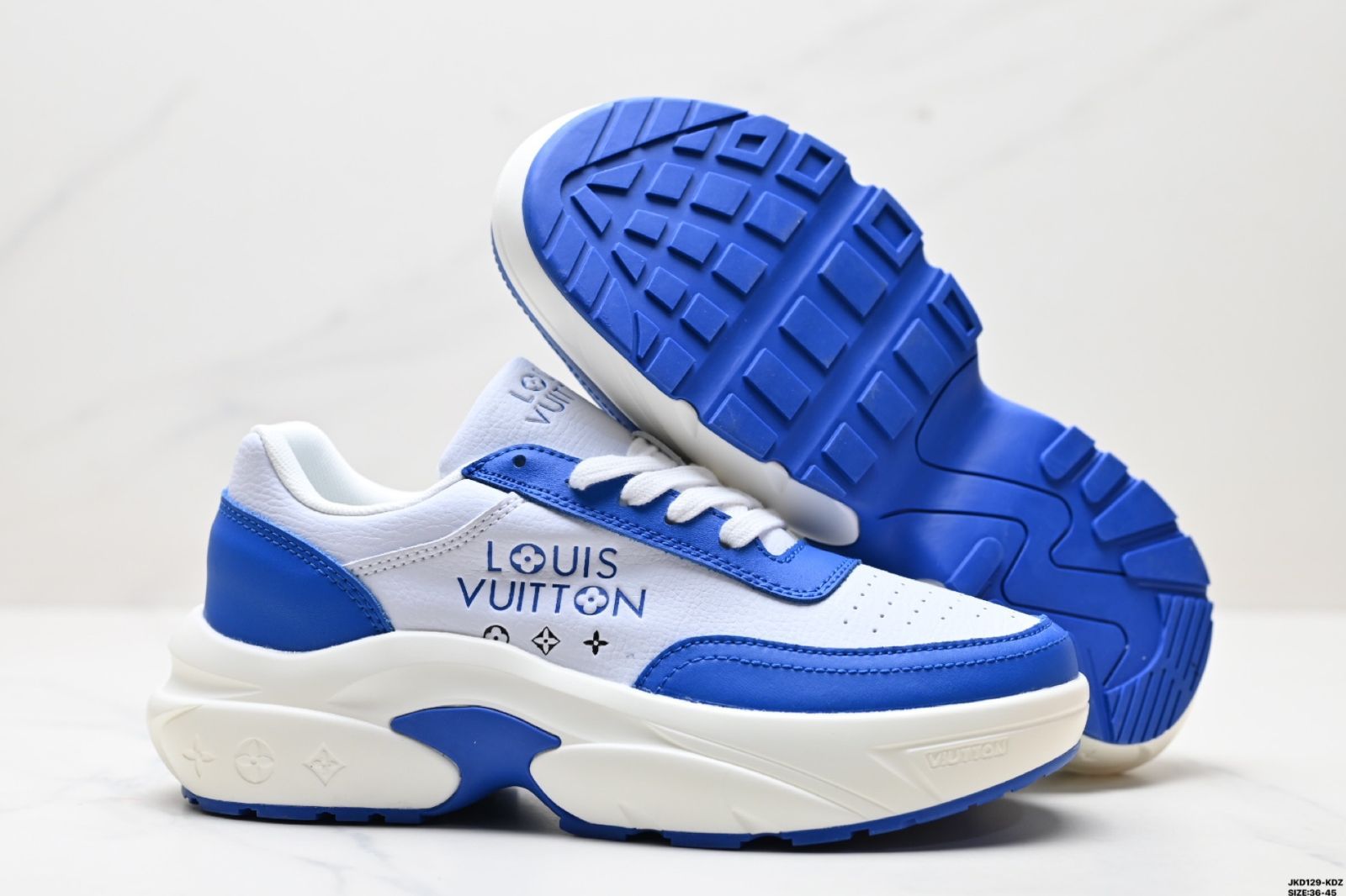 カジュアルスポーツシューズ