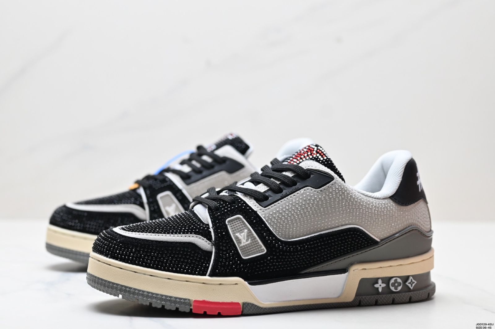 ロー カジュアルスポーツシューズ