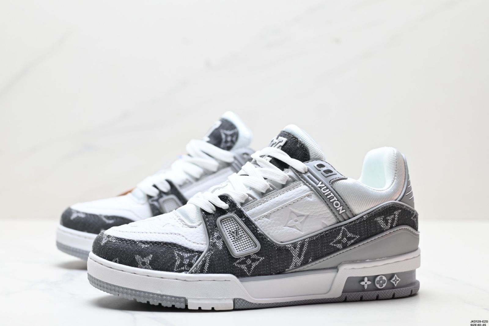 ロー カジュアルスポーツシューズ