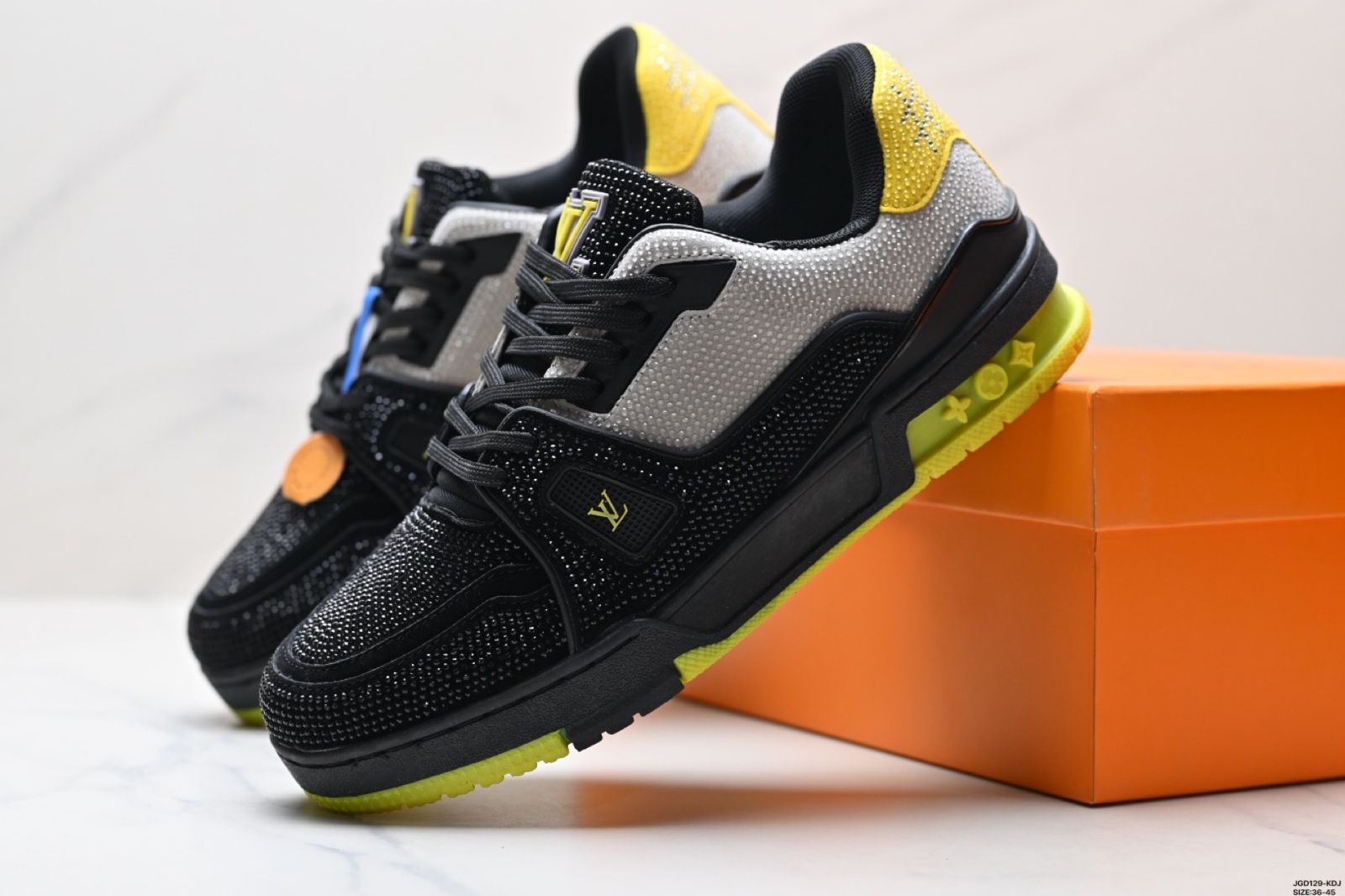 スニーカー ロー