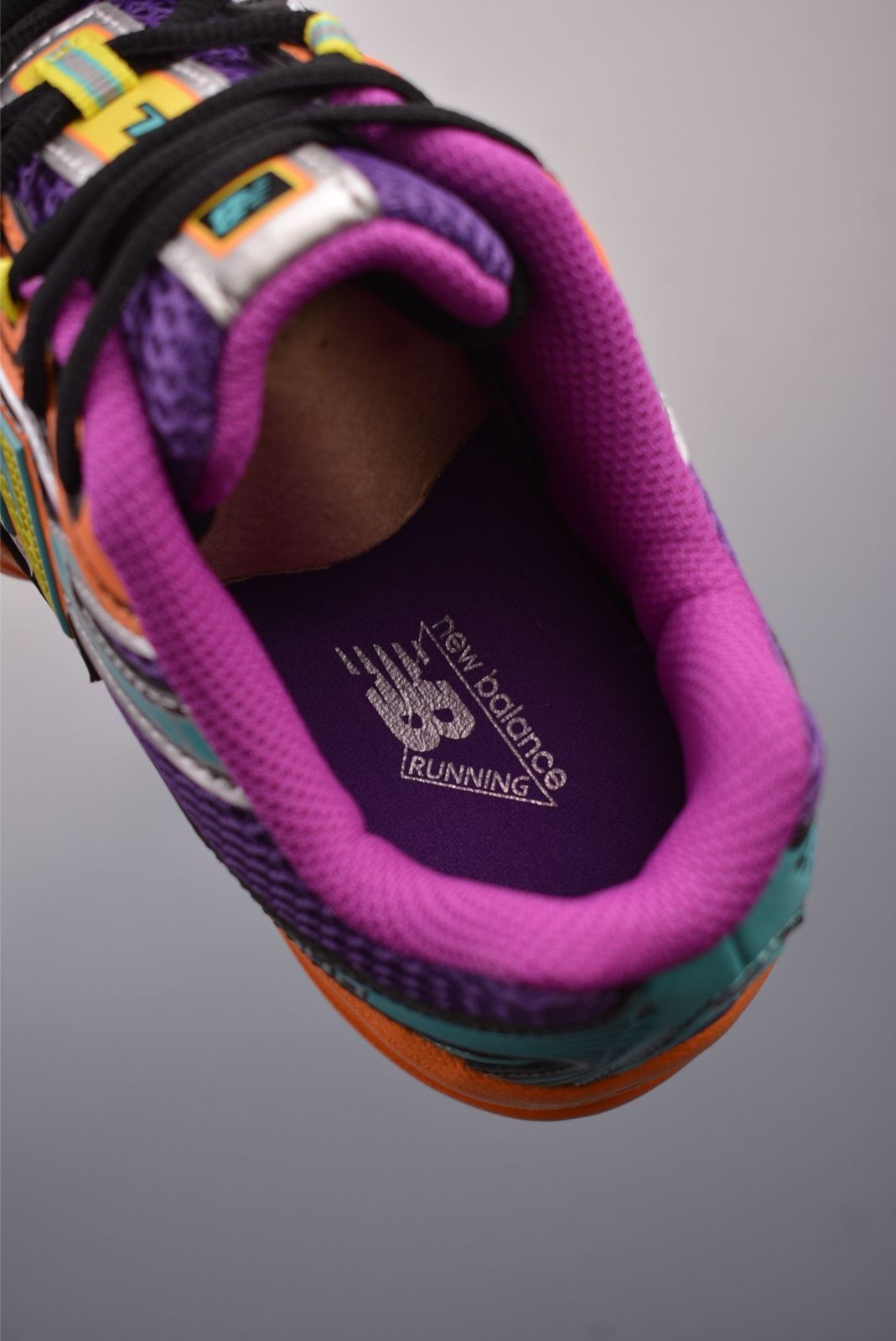 ランニングシューズ