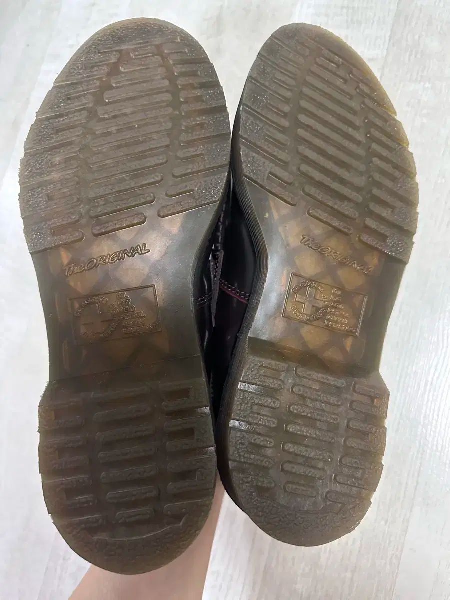 エイドリアン さくらんぼレッド