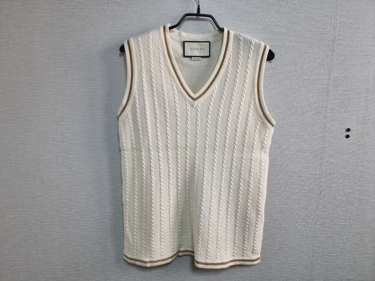 グッチ- ケーブルニットベスト アイボリー
