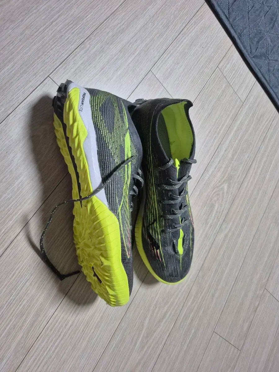 プーマ ウルトラ5 プロケージ 255