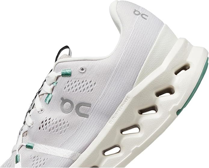 オン ランニングシューズ