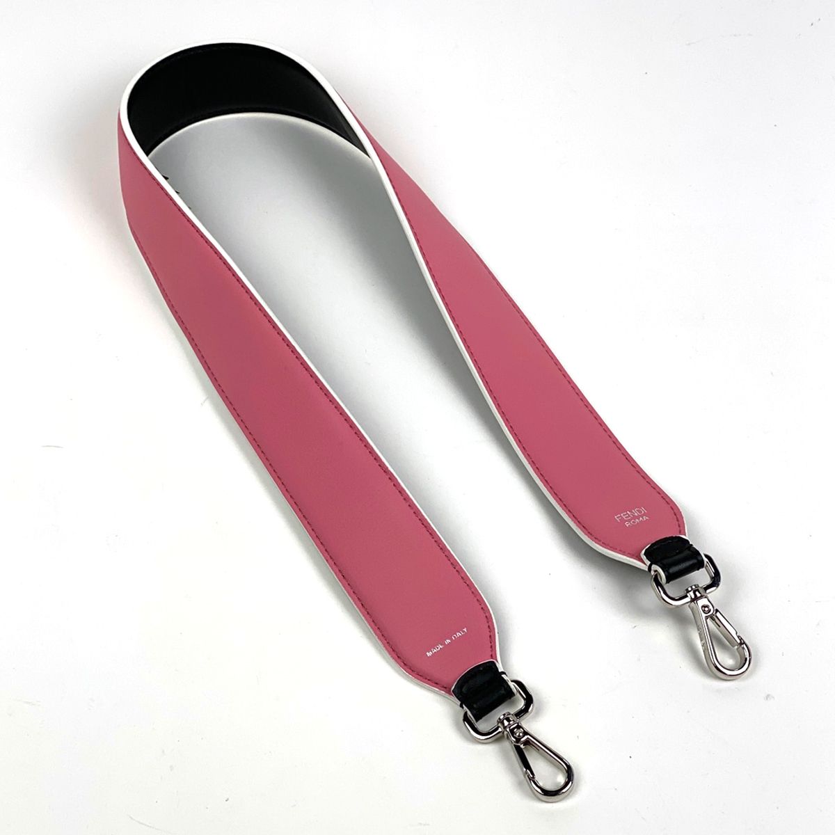 フェンディ FENDI ロゴ ショルダーストラップ 肩掛け スタッズ レザー ブラック レディース