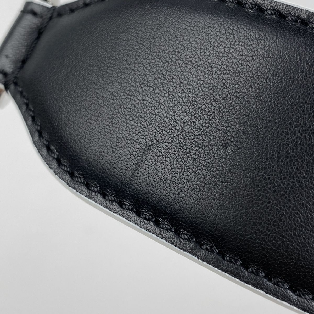 ショルダーストラップ