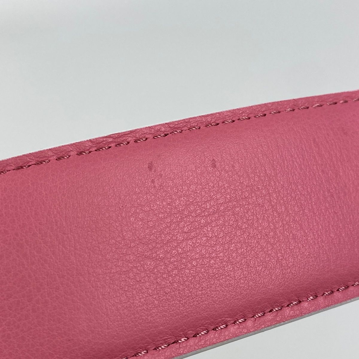 ショルダーストラップ