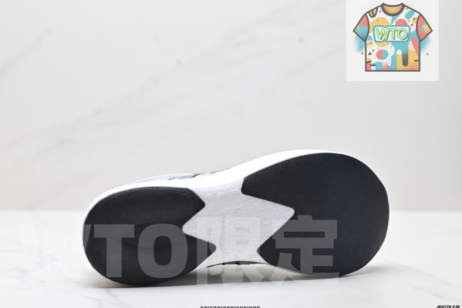 快適でシンプル 滑り止めと摩耗に強いロートップスポーツランニングシューズ-WTO輸入1