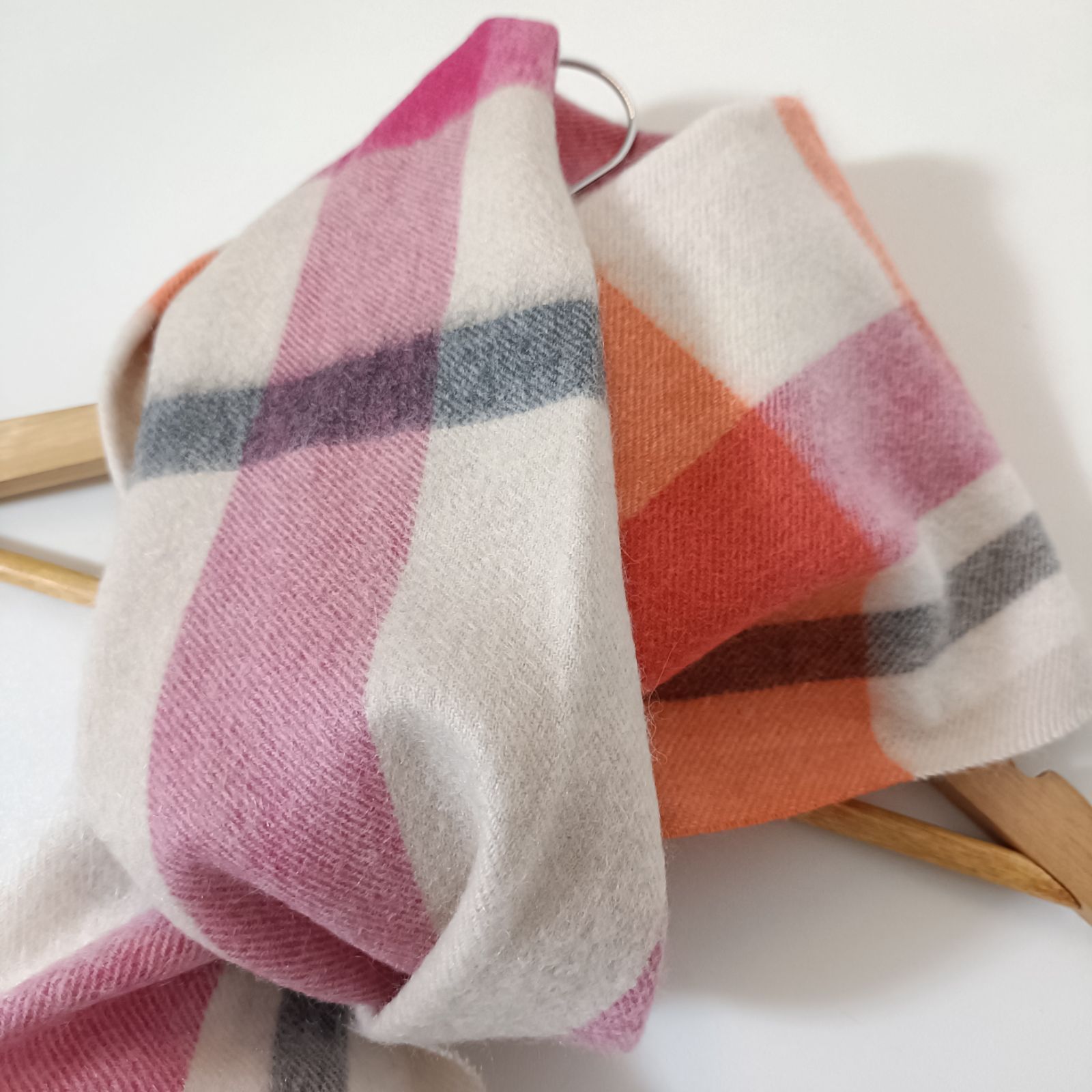 チェック柄マフラー