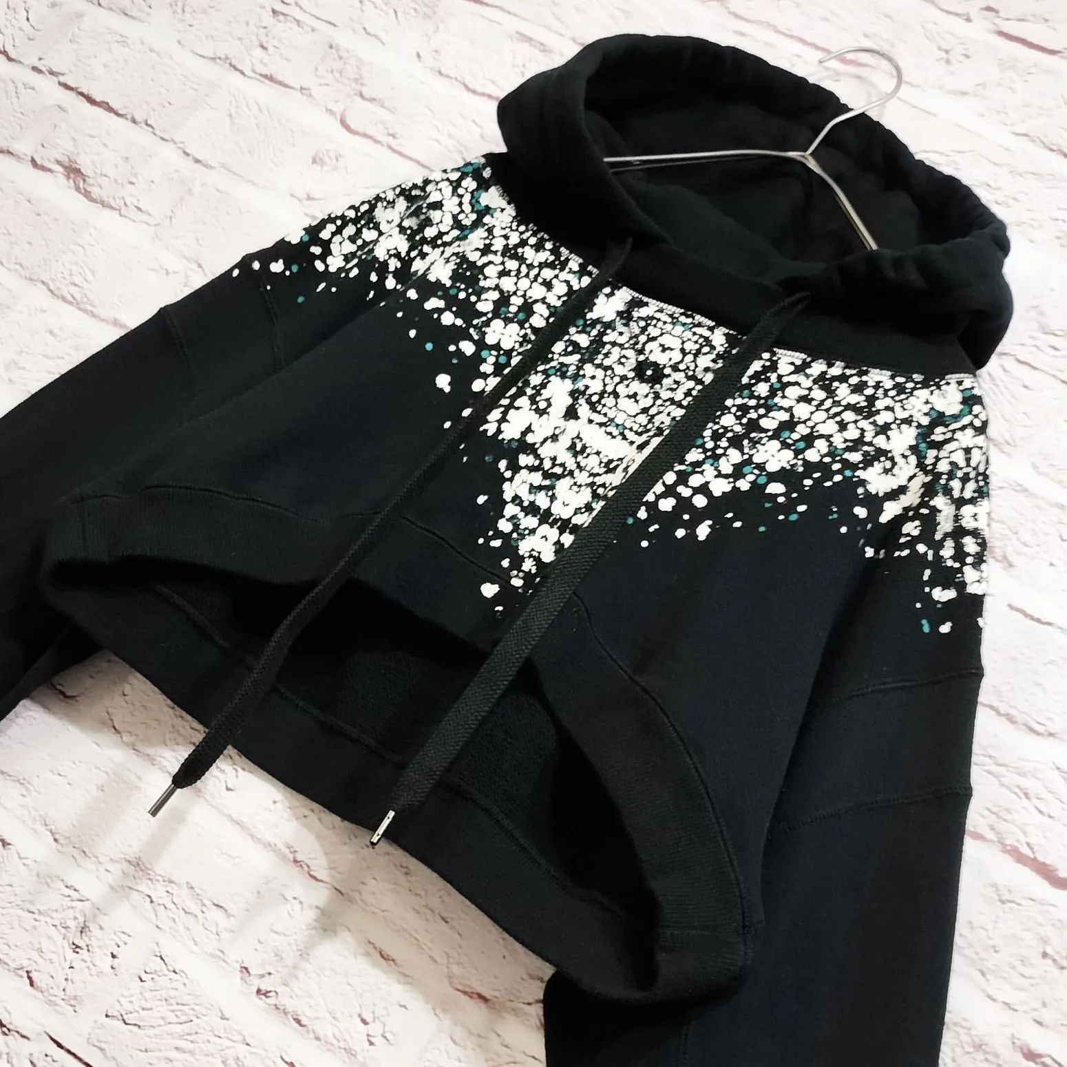 Onitsuka Tiger 超短丈 パーカー ペイント柄