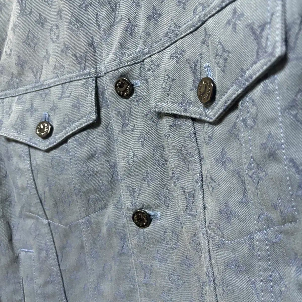 50 百貨店 Louis Vuitton ルイヴィトン モノグラム トラッカー デニム ジャケット