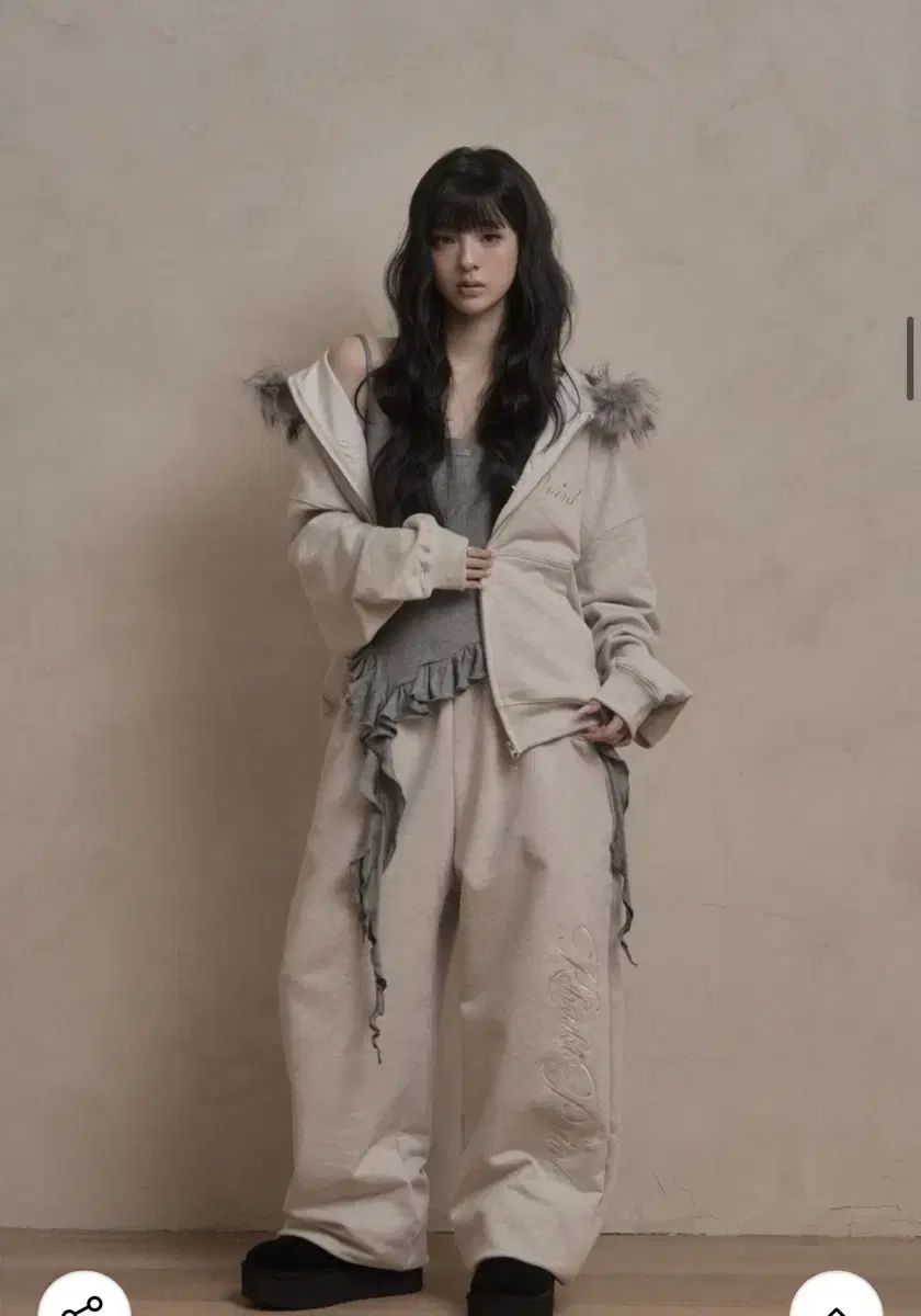 カーキポイント フード ジップアップ