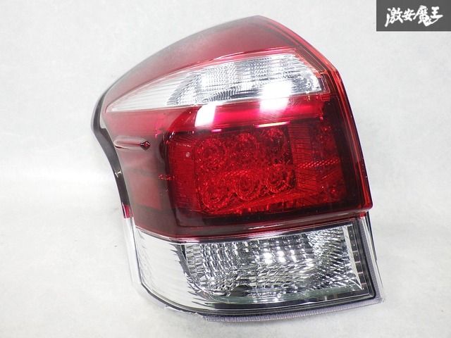 カローラ フィールダー 後期 テールライト右側 運転席 KOITO 13-106 カローラ フィールダー 後期 テールライト右側 運転席 KOITO 13-106