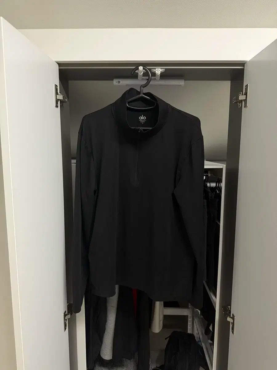 S alo yoga Rハーフジップアップ ブラック