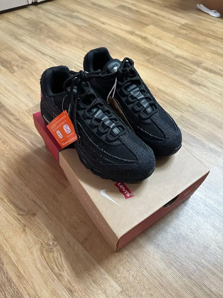 270 リーバイス エアマックス 95 ブラック