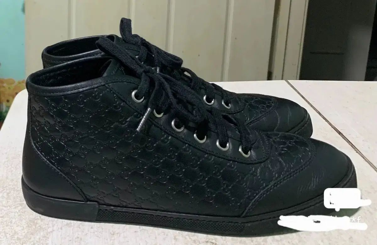 グッチ ブラックロゴ ハイトップ スニーカー 35