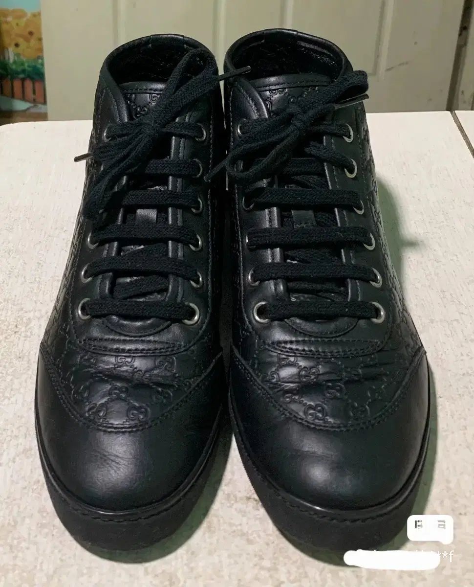 グッチ ブラックロゴ ハイトップ スニーカー 35