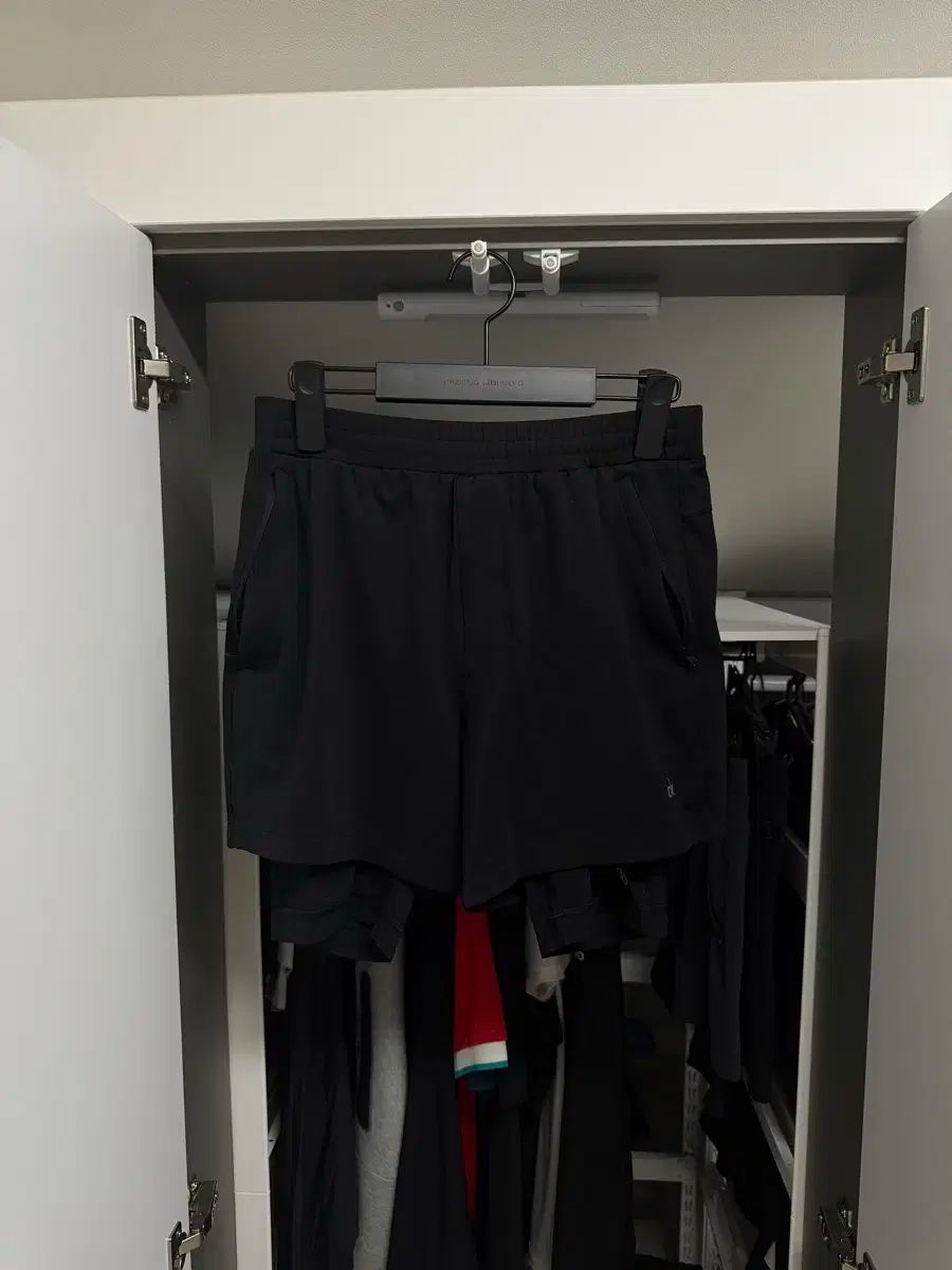 S alo yoga Rショーツ ブラック