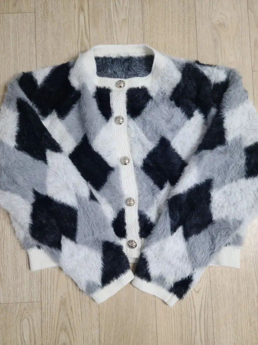 JULL LOG ジュローグ アーガイル ファー カーディガンF