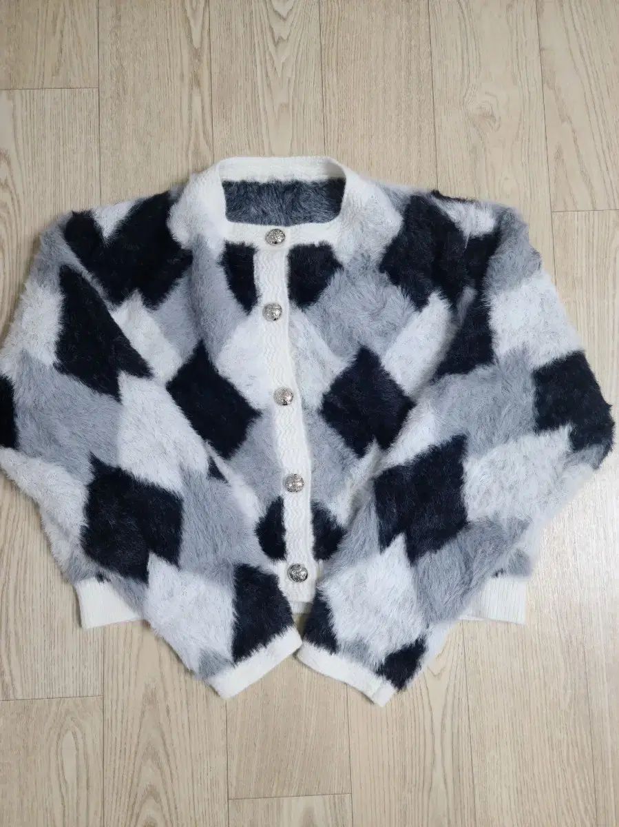 JULL LOG ジュローグ アーガイル ファー カーディガンF