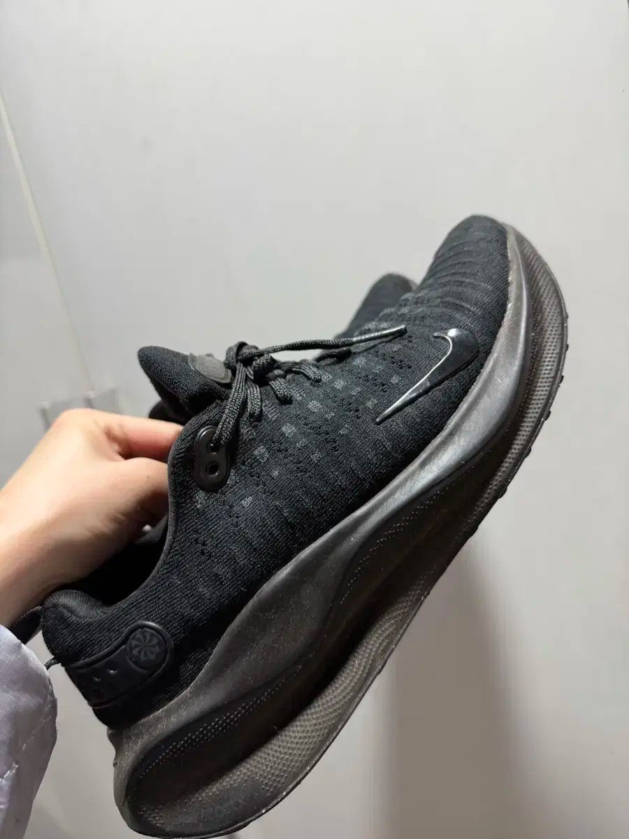 ナイキ ランニングシューズ ブラック 240 スニーカー ブラック レディース