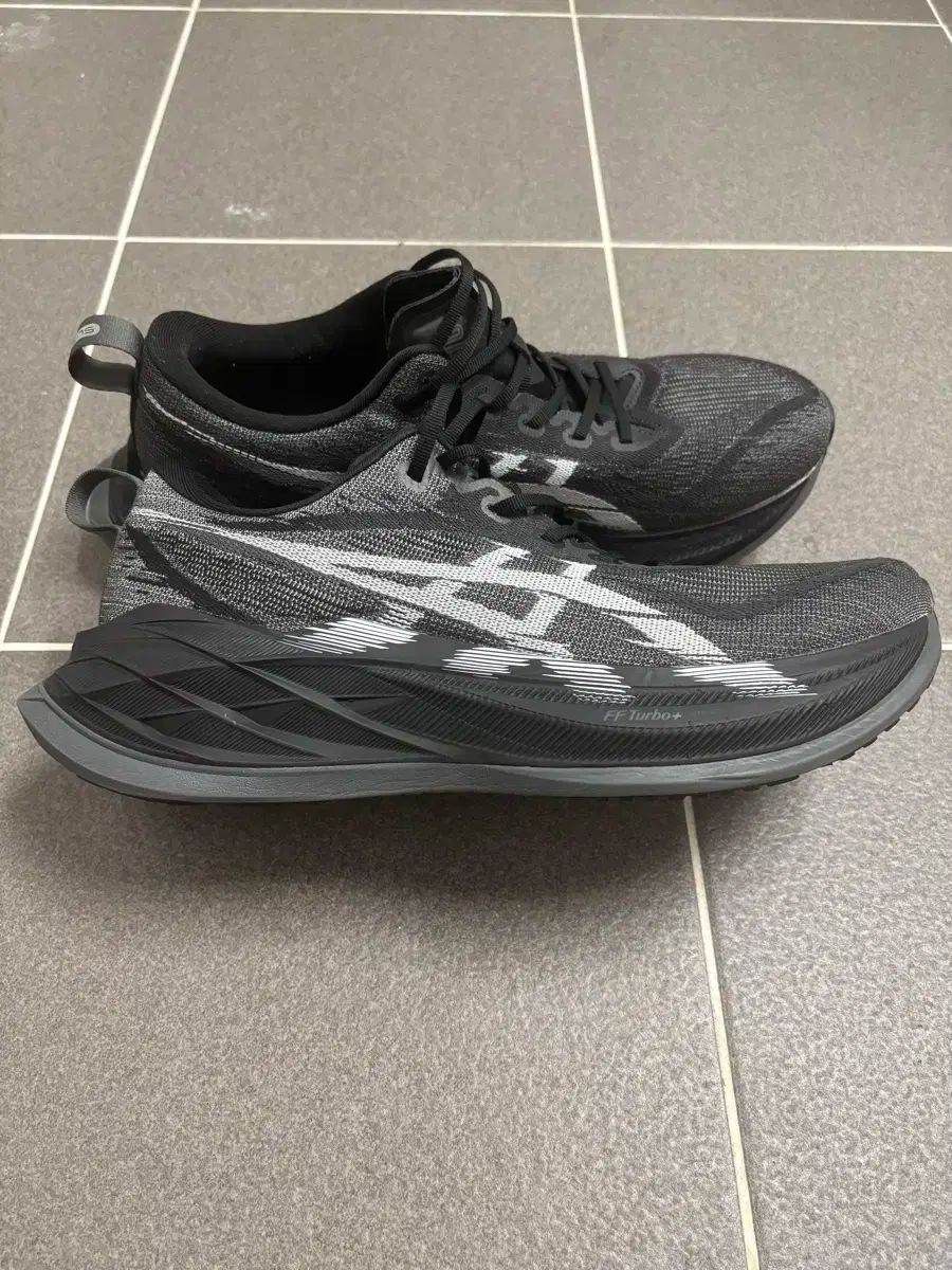 アシックス SUPERBLAST 2 ブラック 285mm