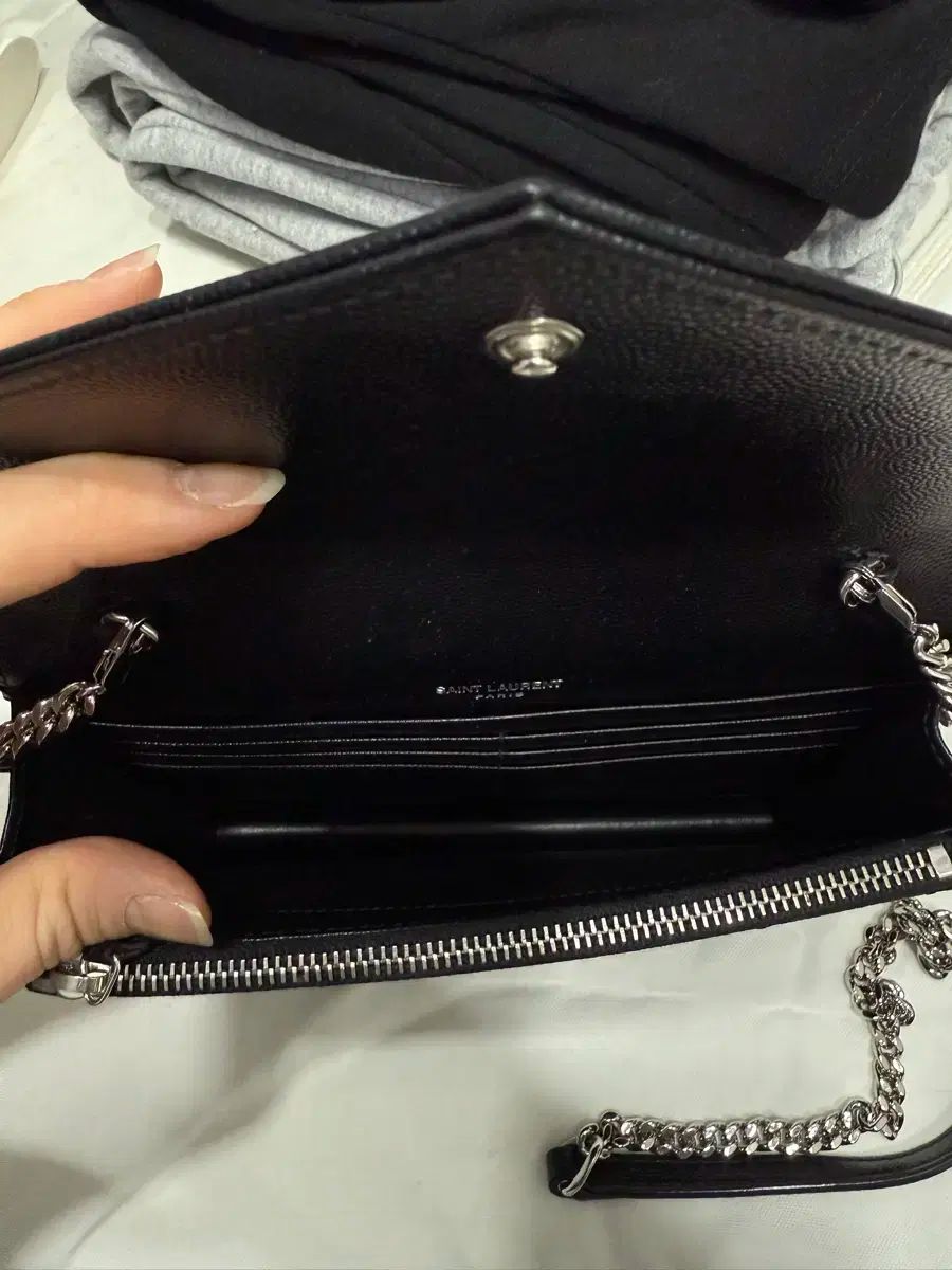 イヴ サンローラン モノグラム チェーンバッグ シルバー GINKGOPHARMACY_COM