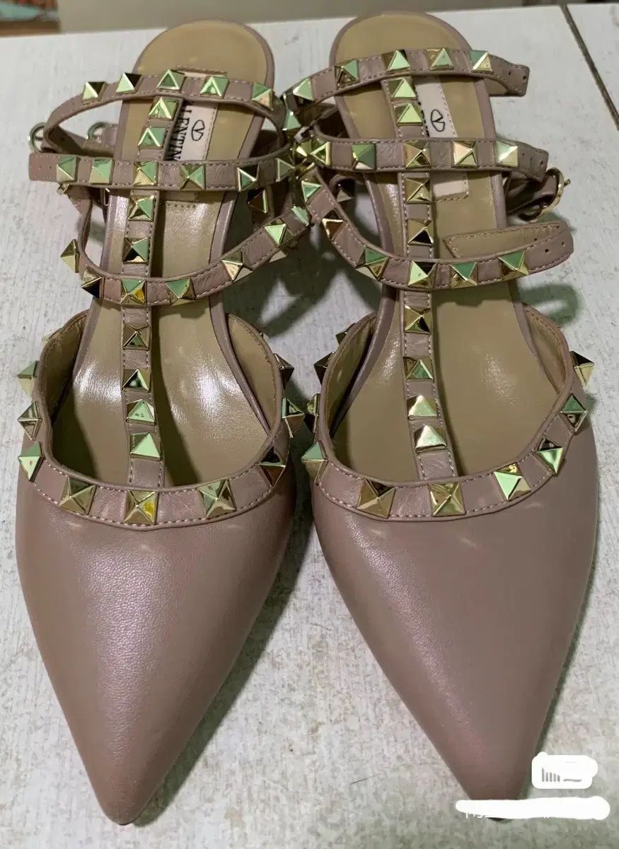 ヴァレンティノ ロックスタッズ ヒール 36 5