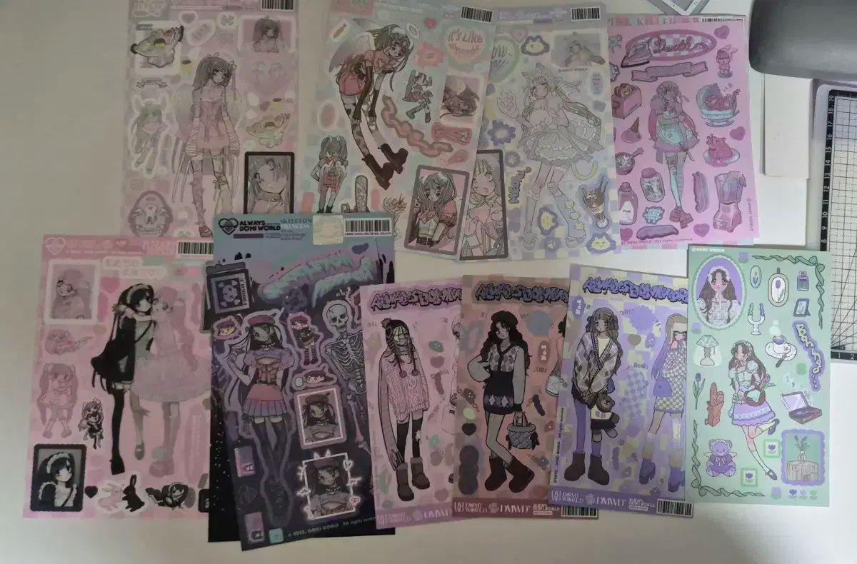 DOMI WORLD ステッカー まとめ