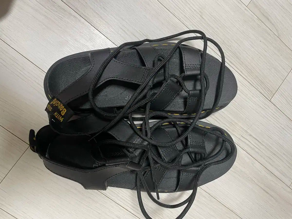 DR. MARTENS ドクターマーチン ナルティラ 245 mm