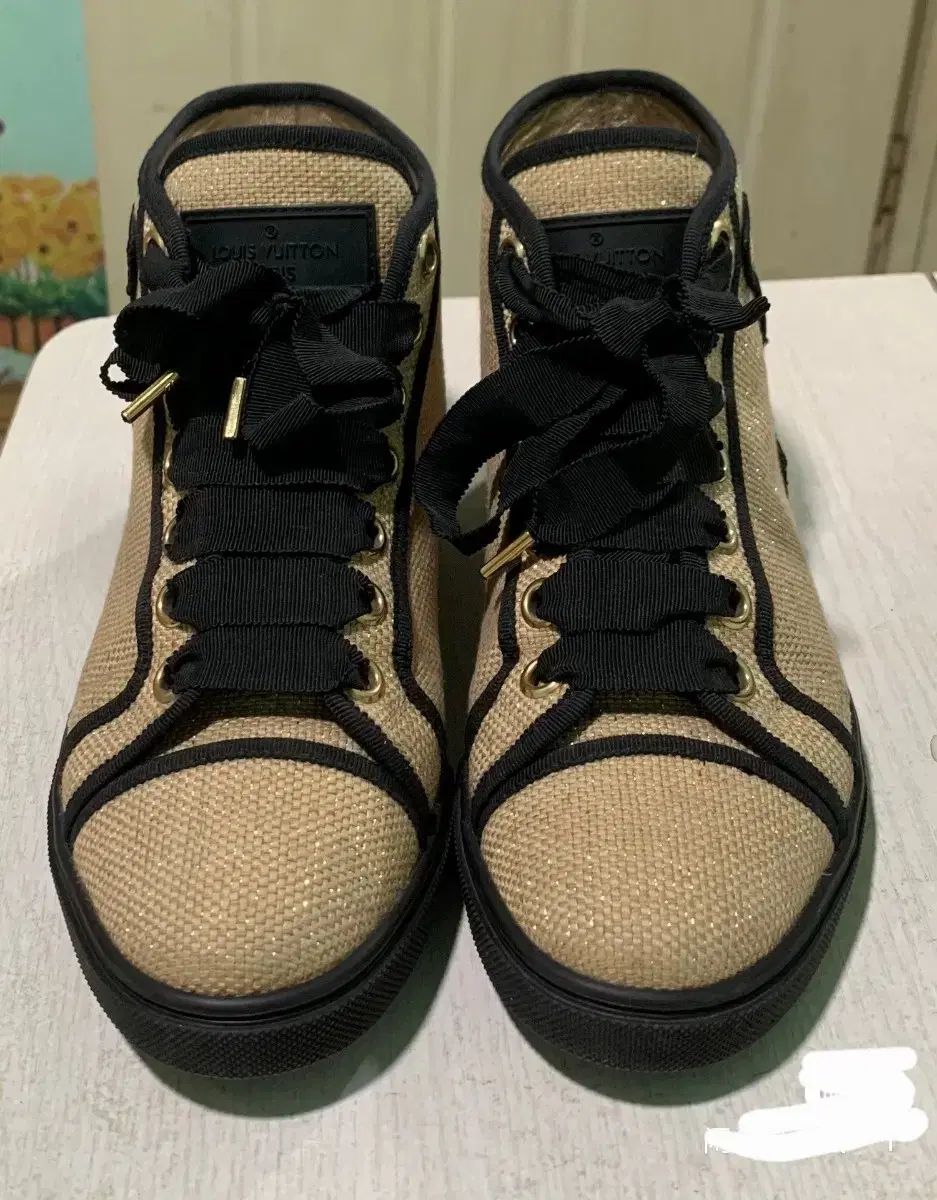 ルイヴィトン サンド ハイトップ スニーカー 35 5