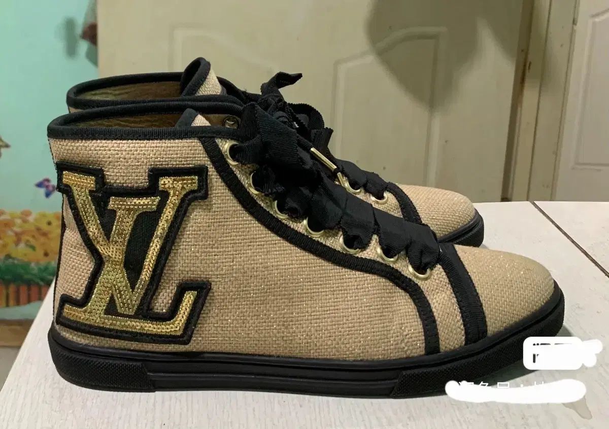 ルイヴィトン サンド ハイトップ スニーカー 35 5