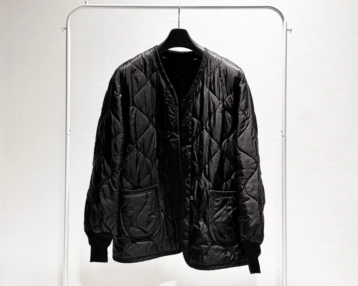 アルファインダストリーズ ライナー