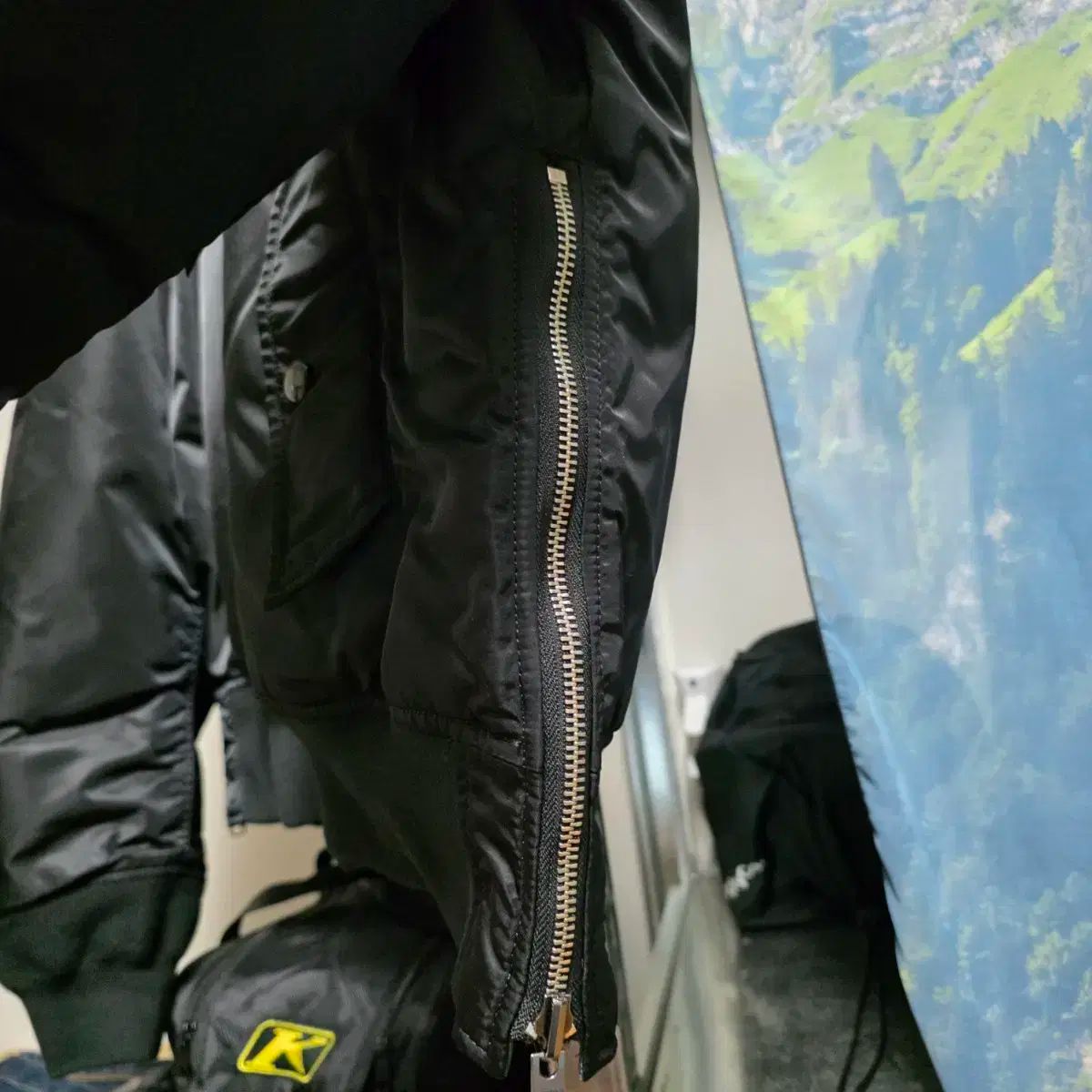 アルファ インダストリーズ MA-1 ルーズフィット サイドジップ ブラック XL