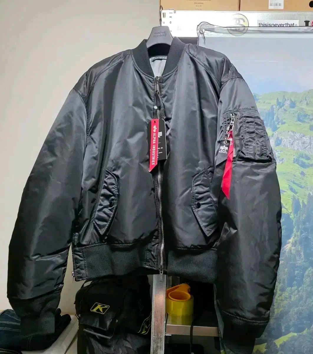 アルファ インダストリーズ MA-1 ルーズフィット サイドジップ ブラック XL