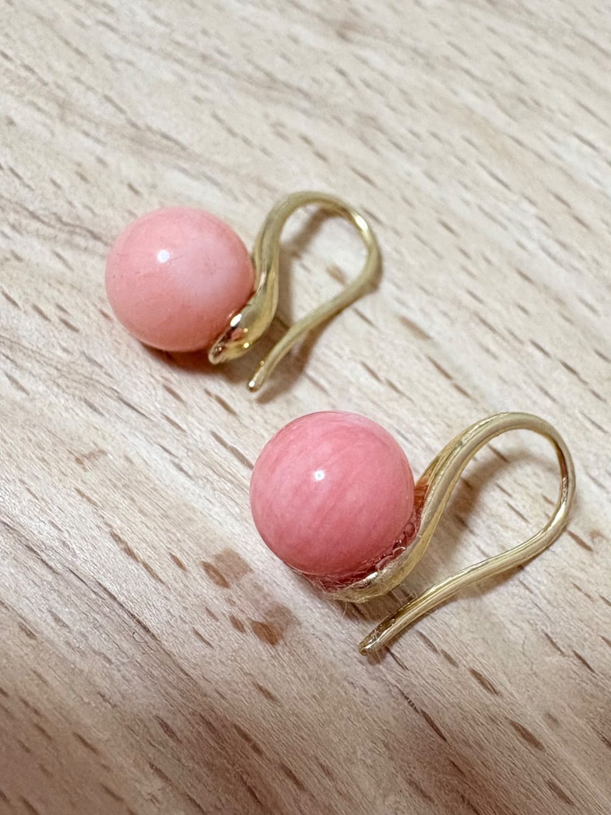 ピンクオレンジコーラル 8mm ピアス（インドネシア産） - メルカリ