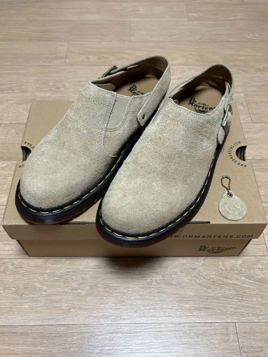 DR. MARTENS ドクターマーチン アイシャン デザート オアジス スウェード ミュール ベージュ 270