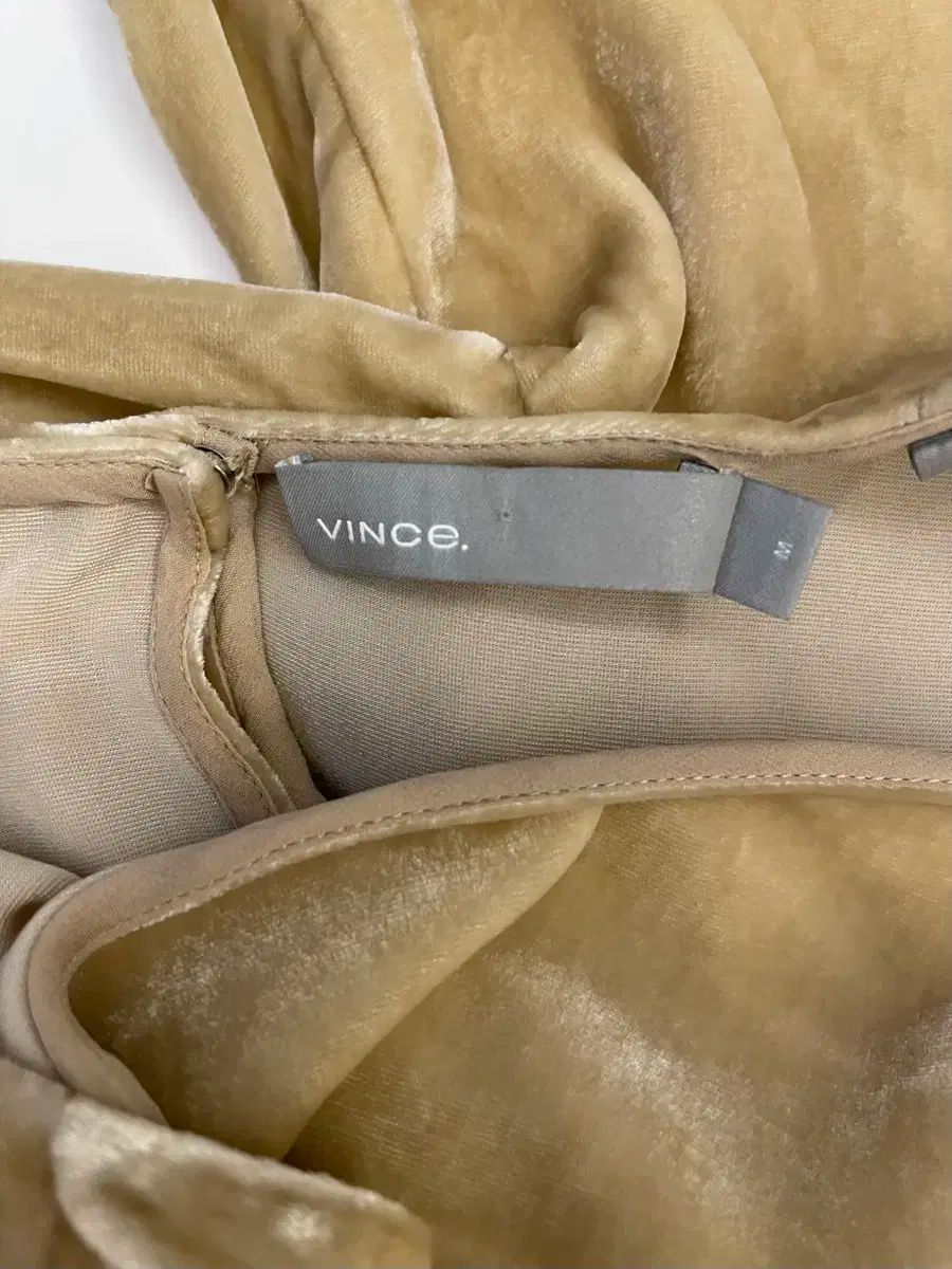 ベージュ ベルベット