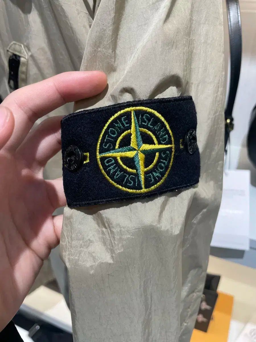 ストーンアイランド オーバーサイズシャツ