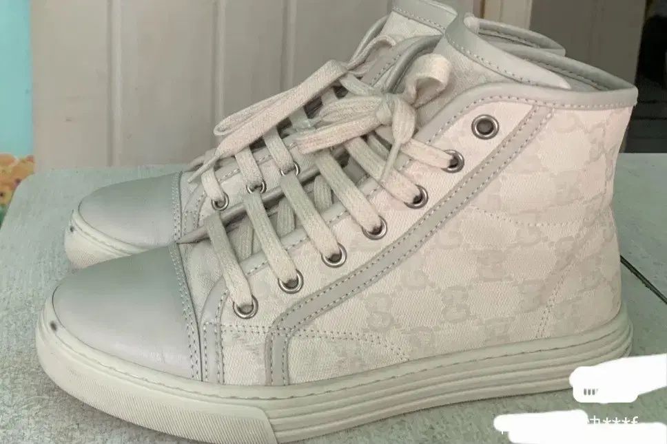 グッチアイボリーハイトップスニーカー 34