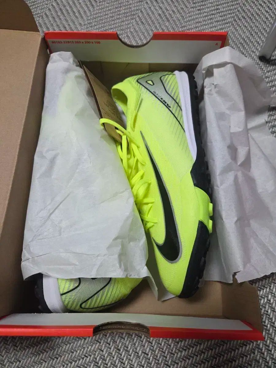 255 ナイキ ベイパー 16 プロ TF