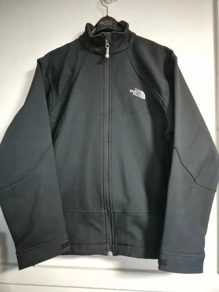 ザノースフェイス ブラック ソフトシェルジャケット