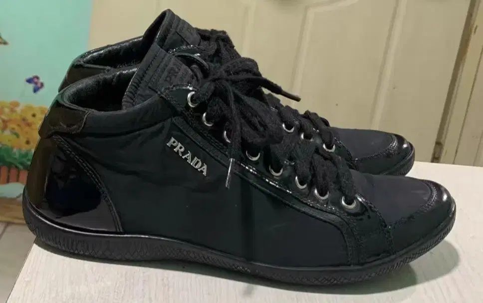 PRADA プラダ ブラック ハイトップ スニーカー 37
