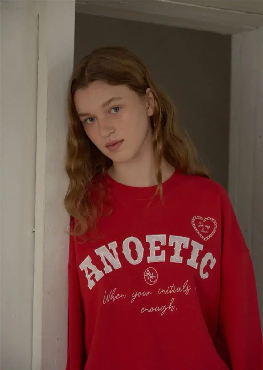 アノエティック レース ロゴ スウェットシャツ レッド