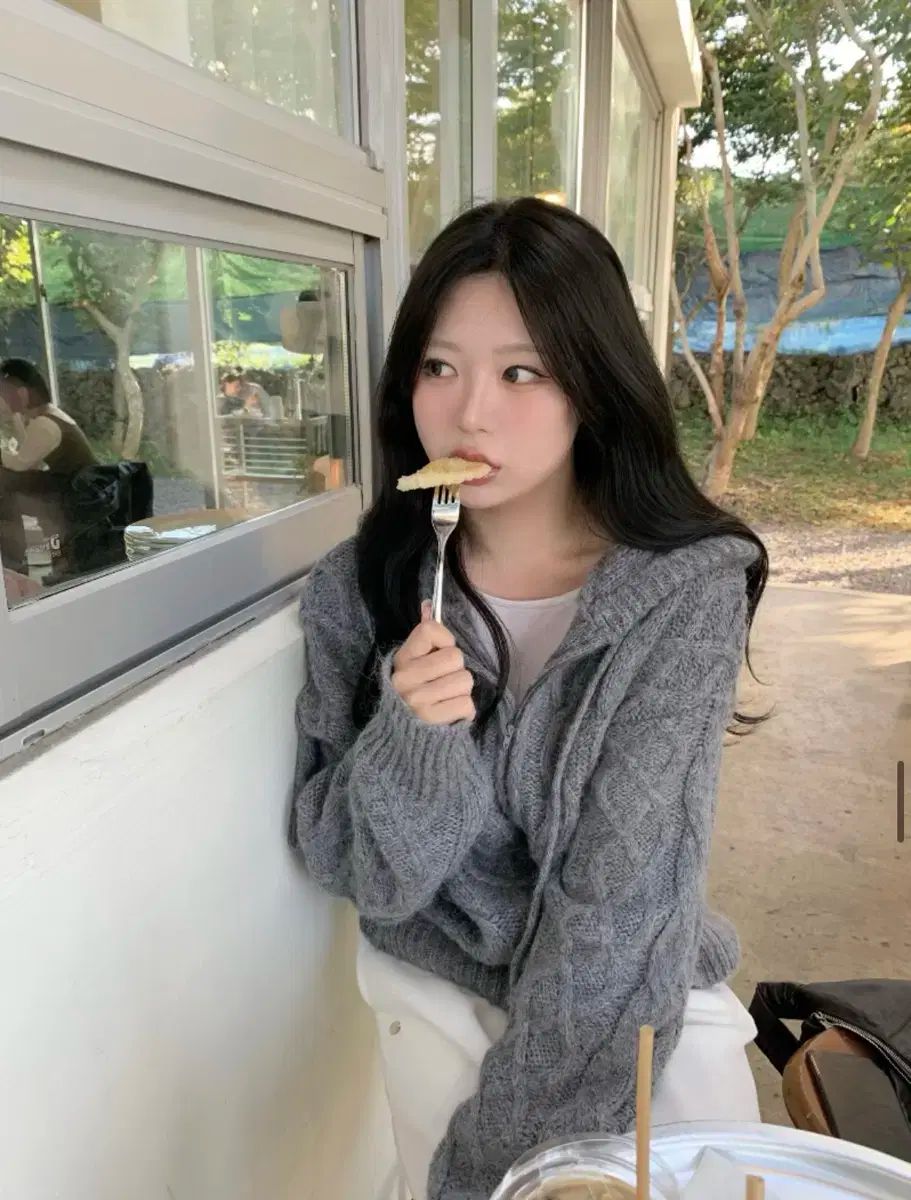 Livour billy hood zip-up