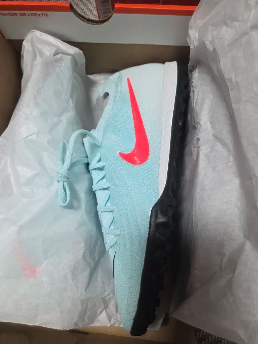 255 ナイキ ファントムGX2 プロ TF